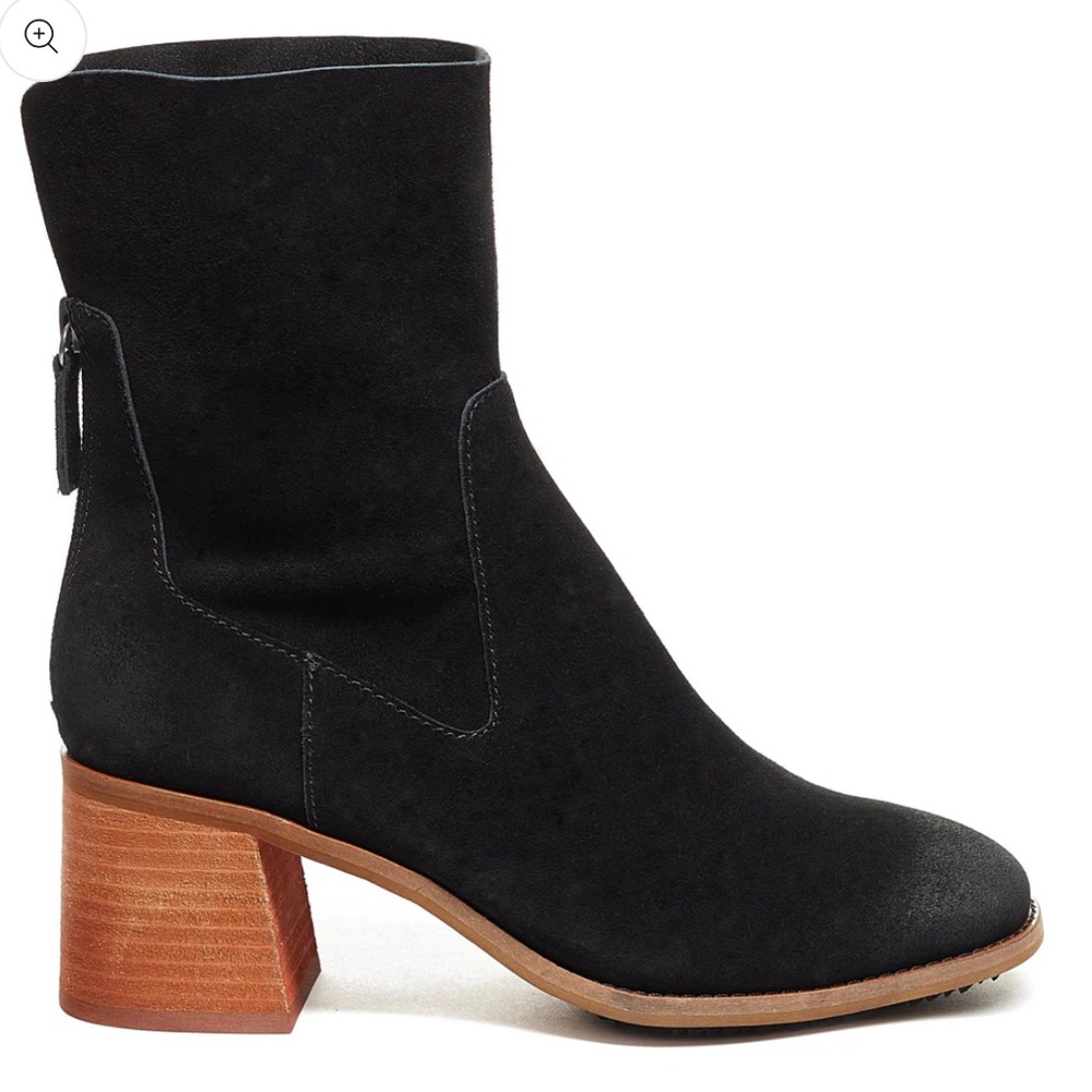 KELSI DAGGER Island Black Suede Booties in black and cognac. Size: 5.5